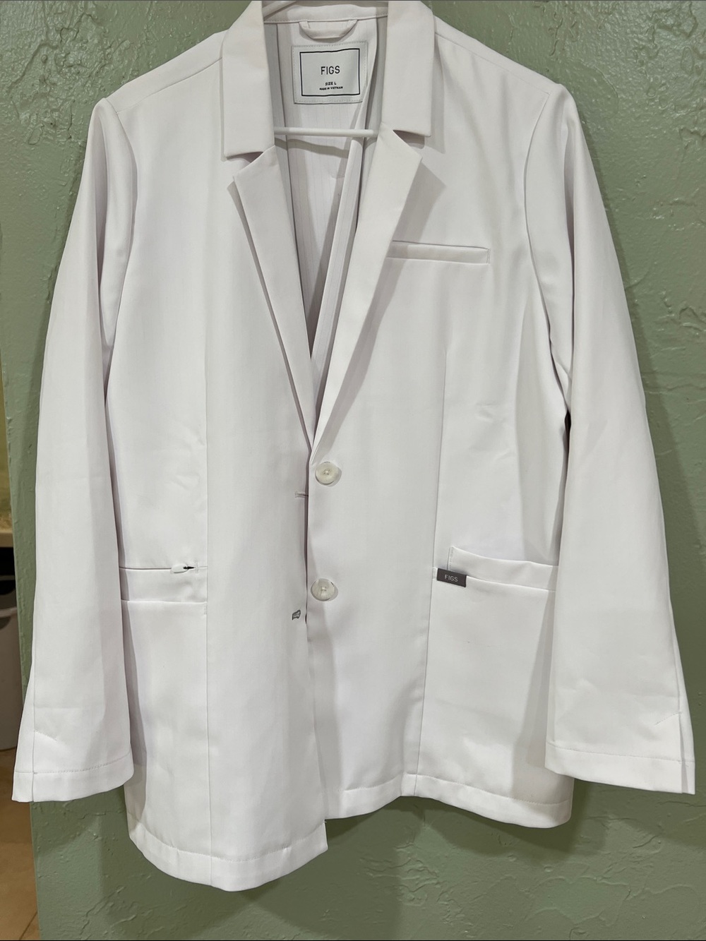 FIGS women’s White Medical scrubs jacket with Notch Lapel